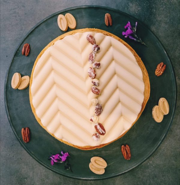 Tarte noisettes Namelaka dulcey